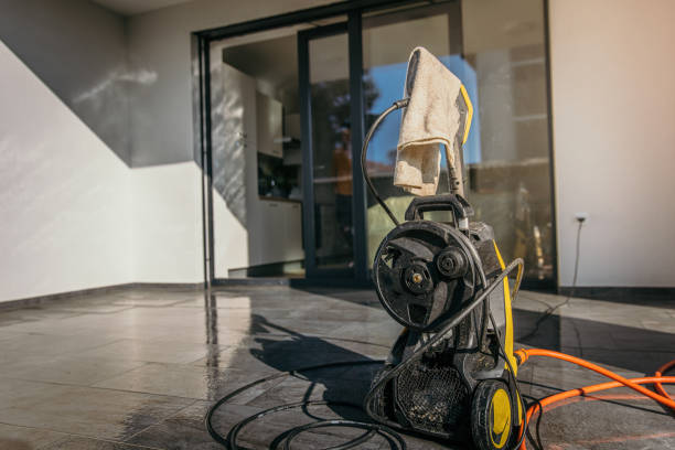 Best Warehouse Cleaning  in West Ishpeng, MI